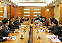 The delegation from Zhongshan Municipal Government meets with CUHK representatives to explore collaboration opportunity